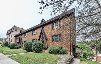 *** Apartments in 15218 * Walk to Regent Square Shopping * Beautiful Historic Reno * Available Now * Pet Friendly ***