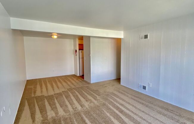 2 beds, 1 bath, 950 sqft, $1,295, Unit #211