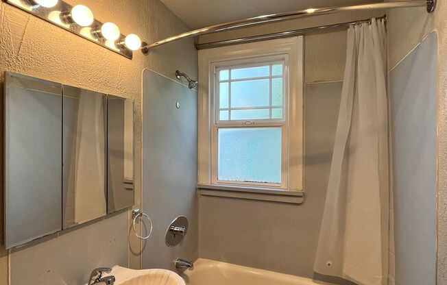 1 bed, 1 bath, $1,495, Unit 104
