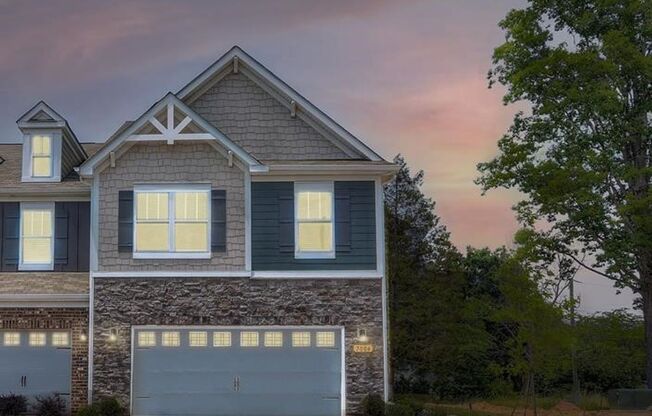 Like New Townhome in Beautiful North Charlotte Community!