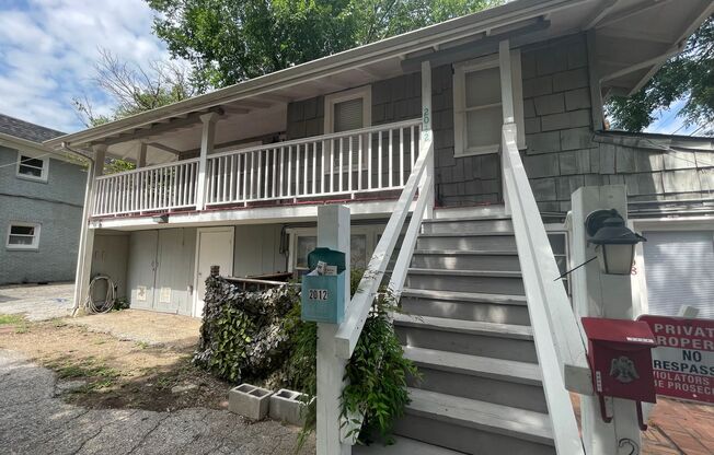 Simply the BEST! Adorable 1 Bedroom/1 Bath upstairs apartment home Located off Historic Camp Bowie! ((Covered Deck)) Minutes to Downtown Ft Worth ~