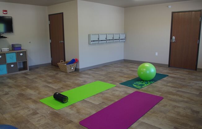 2 beds, 2 baths, 976 sqft, $1,595, Unit 1304