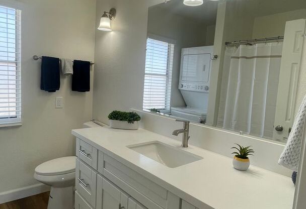 2 beds, 2 baths, 900 sqft, $2,595, Unit 36