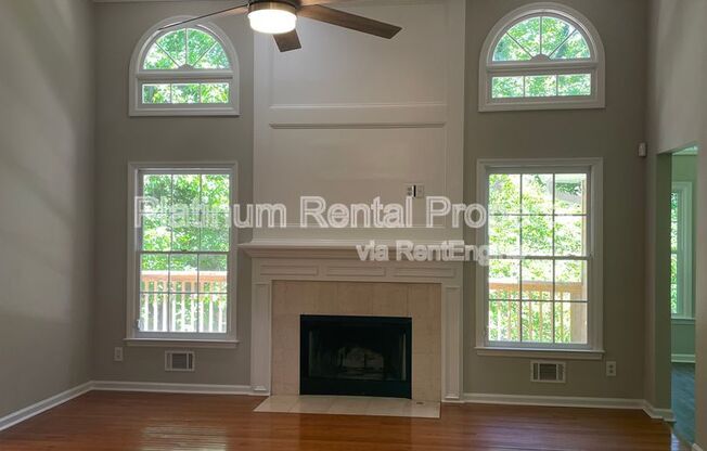 4 beds, 2.5 baths, 2,959 sqft, $2,695