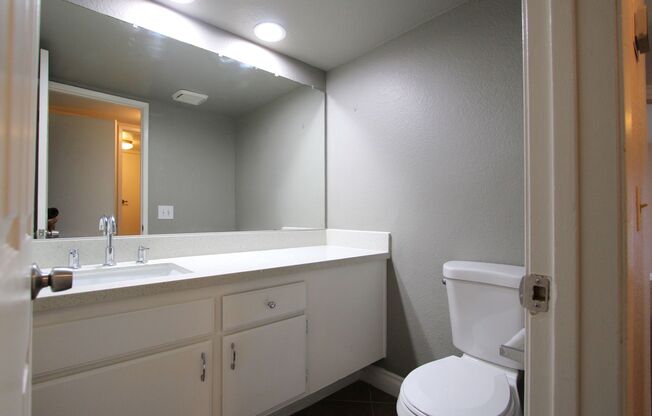 Beautiful 2-Story 4-Bedroom Home in Redlands!