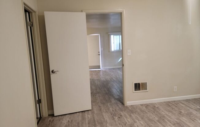 1 bed, 1 bath, 600 sqft, $1,200, Unit B