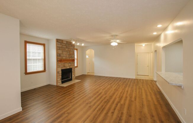 2 beds, 2 baths, 1,650 sqft, $2,135