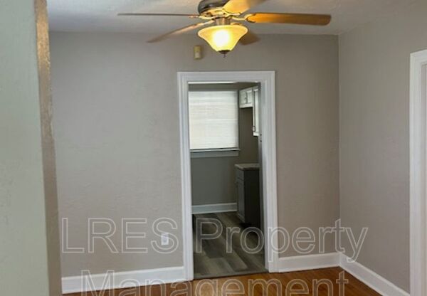 2 beds, 1 bath, 1,459 sqft, $2,300