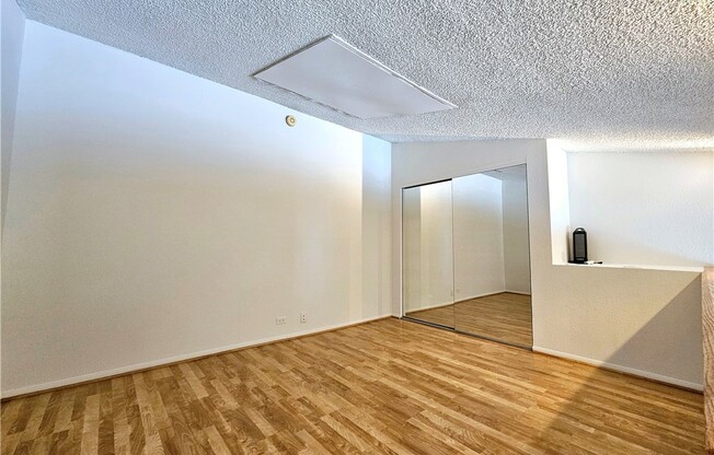 2 beds, 1 bath, 834 sqft, $3,100, Unit 529