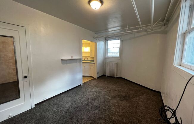 Studio, 1 bath, $650, Unit B02