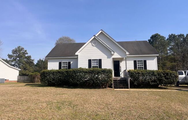 3 bedroom 2 bath single family home. Fresh paint, new floors