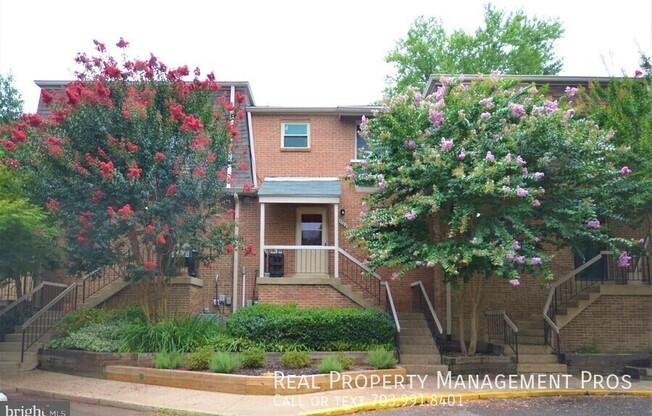 1762 DOGWOOD DR