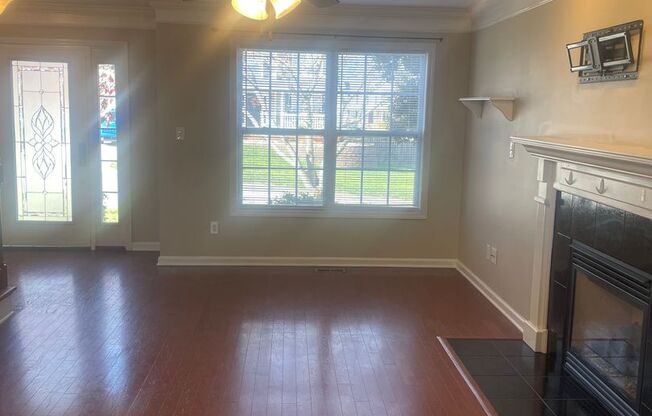 Knoxville 37924 - 4 bedroom 2.5 bath - Call Lisa Vineyard and Shannon Russell (865) 216-9334