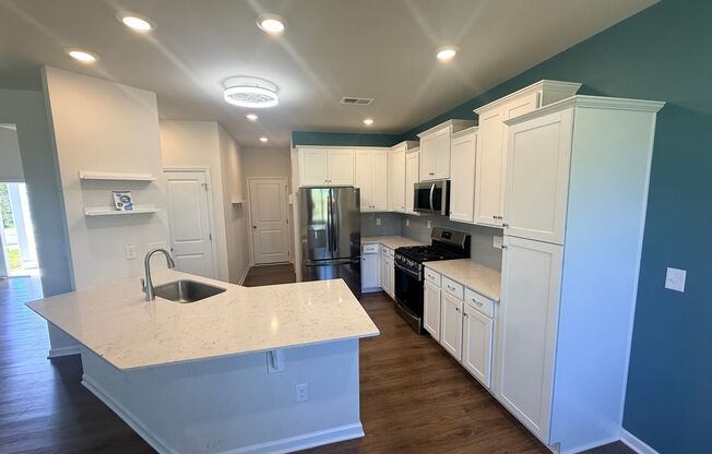 Beautiful Like-New Home in Mooresville