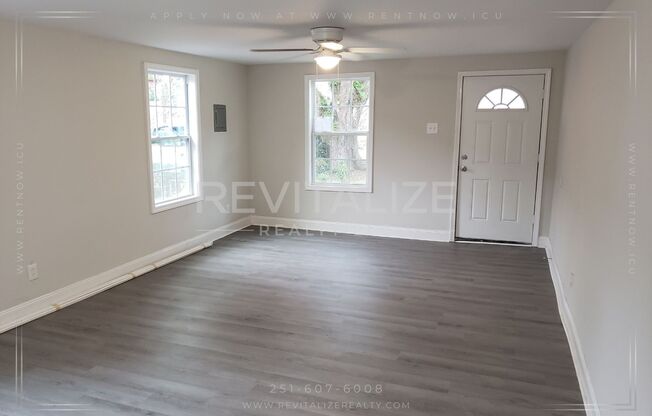 Beautiful Renovated 4 Bedroom/2 Bathroom Home in Mobile!!