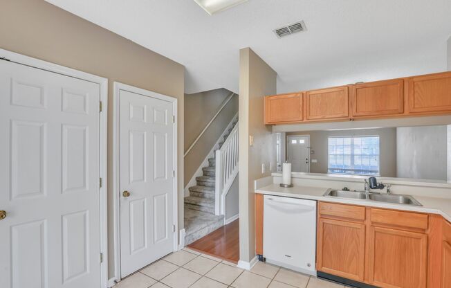 2 beds, 2.5 baths, $1,700, Unit Unit 1804