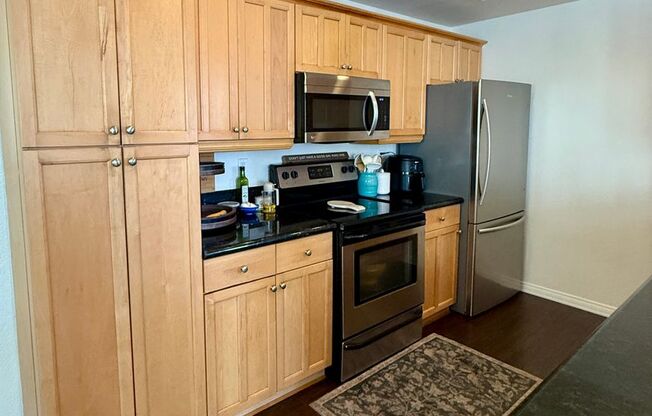 Beautifully renovated 2 BD, 1 BA condo with A/C for rent in City Heights!