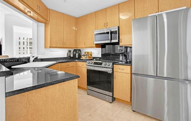 1 bed, 2 baths, 878 sqft, $3,500, Unit 801 Brickell Key Blvd # 907