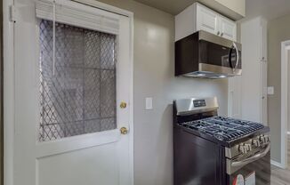 1818 N Kingsley Drive