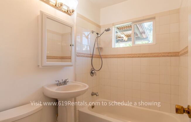 2 beds, 1 bath, $2,350, Unit 6960 Tower Street