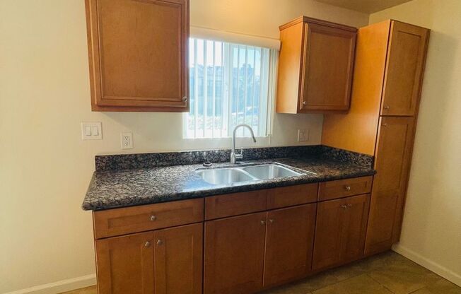 2 beds, 1 bath, 815 sqft, $2,550, Unit 10