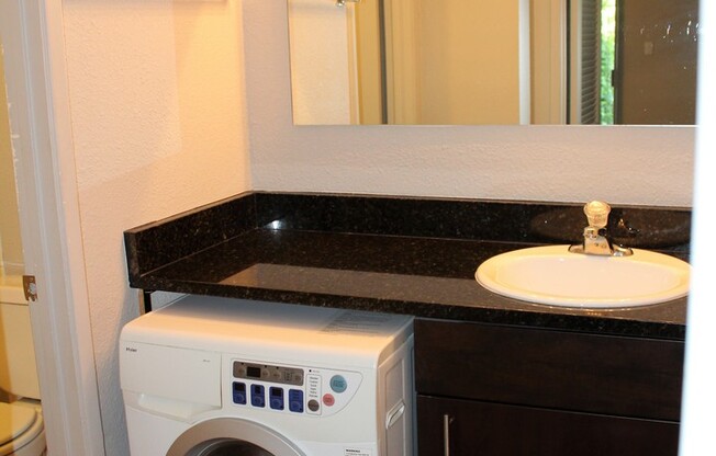 Studio, 1 bath, 520 sqft, $1,250, Unit N105