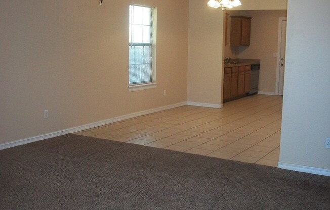3 Bed 2 Bath 2 Car Garage in College Park Addition