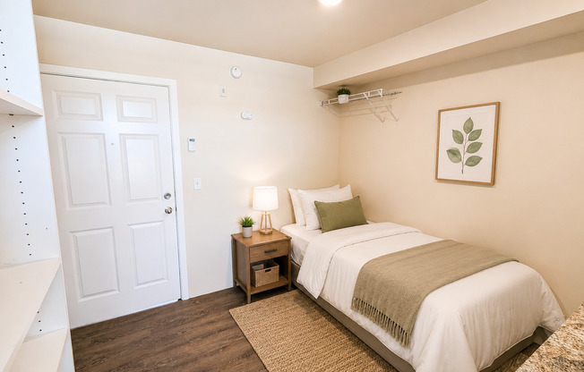 Studio, 1 bath, 160 sqft, $999, Unit 458