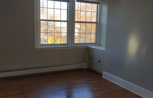 1 bed, 1 bath, $1,200, Unit Unit 4A