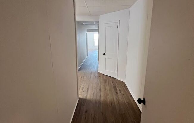 2 beds, 1 bath, $1,200, Unit 107