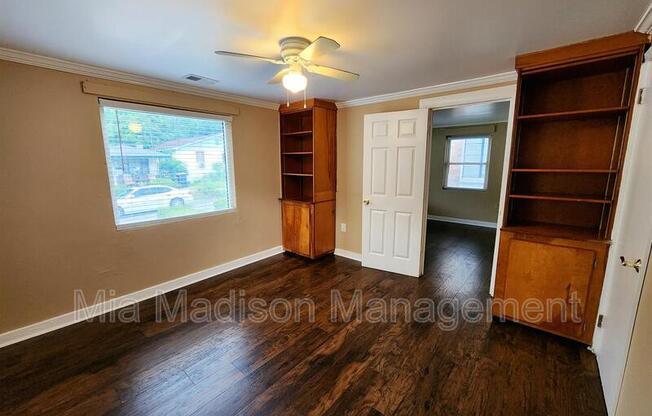 1029 W 38 ST