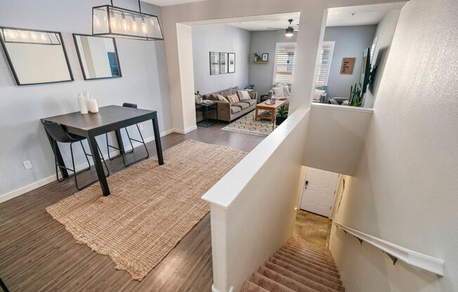Beautiful 2 bed 2 bath located in Elk Grove!