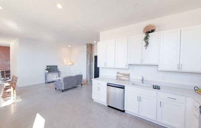 1 bed, 1 bath, 760 sqft, $1,345, Unit B204