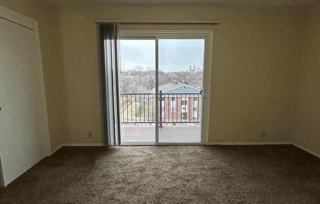 2 beds, 2 baths, 1,200 sqft, $940, Unit #12