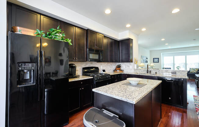 3615 COMMODORE JOSHUA BARNEY DR NE