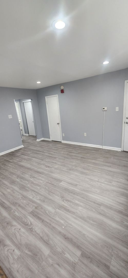 1 bed, 1 bath, $1,150, Unit D01