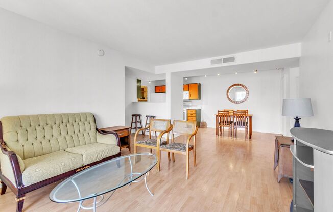 2 beds, 2 baths, $1,275, Unit # 1059