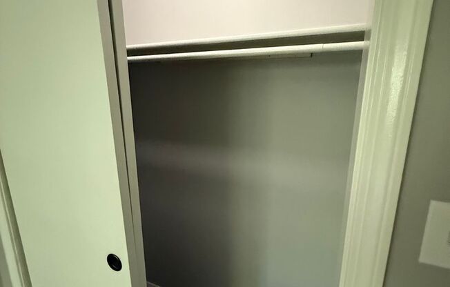 2 beds, 1.5 baths, 928 sqft, $1,085, Unit Unit 402