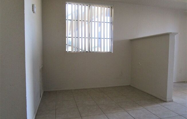 Studio, 1 bath, 655 sqft, $800, Unit 114