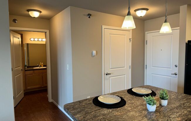 1 bed, 1 bath, 662 sqft, $1,020, Unit 2400-303