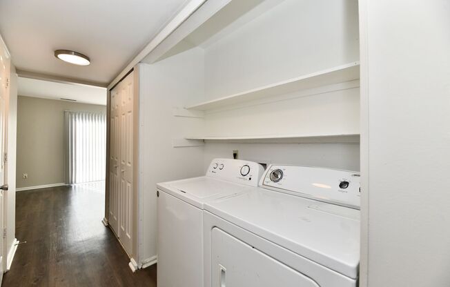 3 beds, 1.5 baths, 1,280 sqft, $2,199, Unit T-203