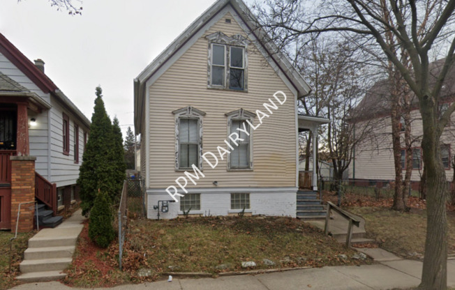 2564 N 15 ST