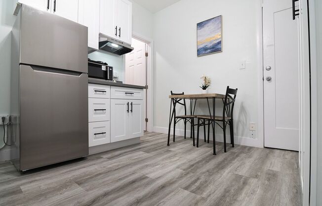 Studio, 1 bath, 176 sqft, $1,245, Unit 21