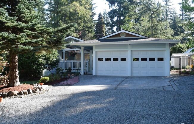 Charming 4 Bed 2 Bath Rambler in Sought After Neighborhood-Sammamish