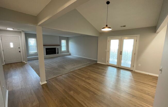 2 beds, 1 bath, $1,595