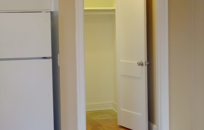 8401 Greenwood Avenue D&amp;G GROUP LLC
