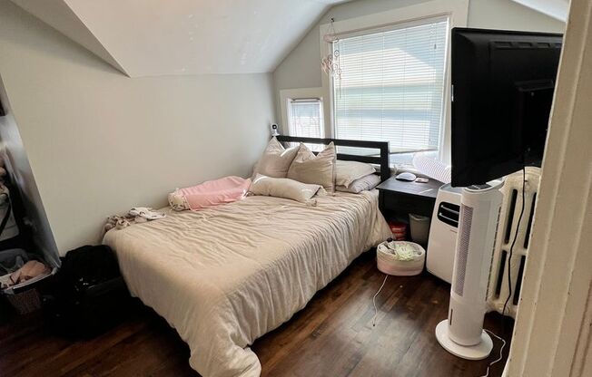 1 bed, 1 bath, $1,215