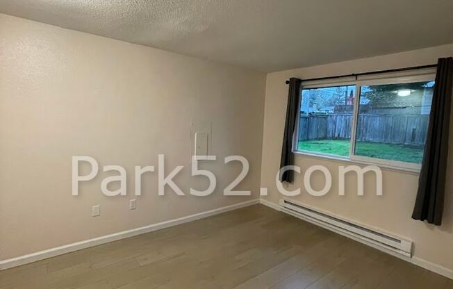 2 beds, 1 bath, $1,650, Unit 1114 S Monroe St.