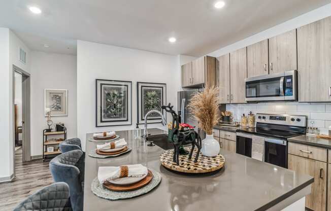 Eat-In Kitchen at Canter, Ocala, FL, Florida