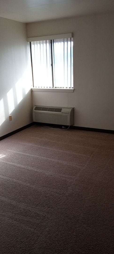 1 bed, 1 bath, 760 sqft, $1,050, Unit 218E